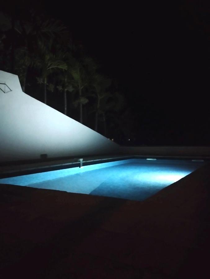 Bas De Villa Vue Mer Avec Deux Chambres グラン＝ブール エクステリア 写真